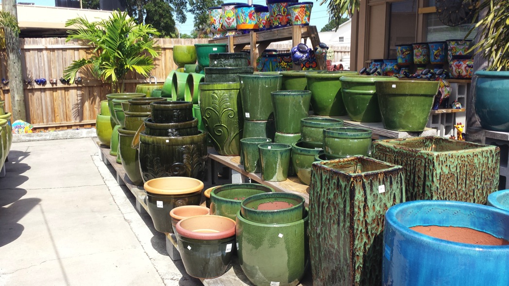 Buy Pots for plants, White Pots and seeds in Delhi NCR by the best online nursery shop Greendecor.